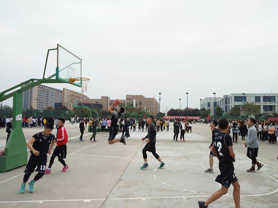 说明: C:\Users\Lenovo\Desktop\新建文件夹 (2)\赛前热身.jpg